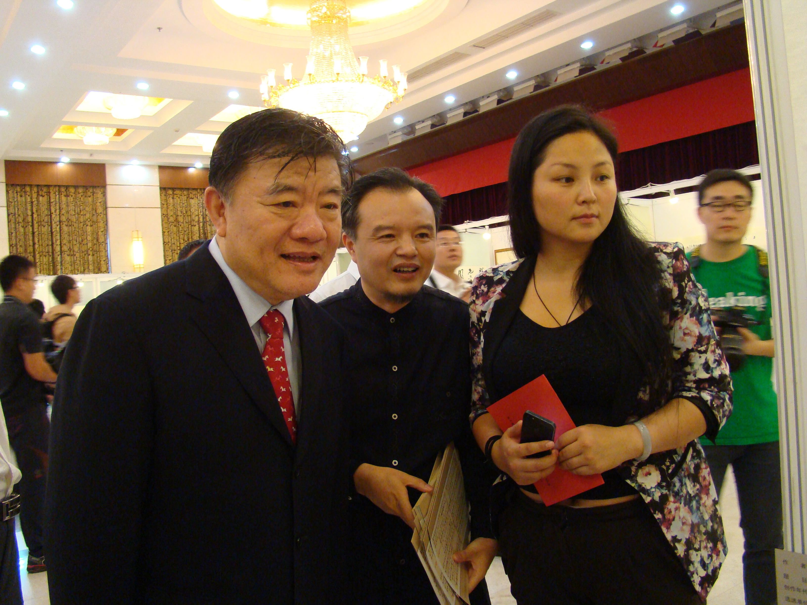 2014年9月30日，在农工党中央举办的美丽中国书画展上，全国人大常委会副委员长、农工党中央主席陈竺与我省书法家熊晋（现任山西省书协副主席、农工党中央书画院副院长）一起参观。.JPG