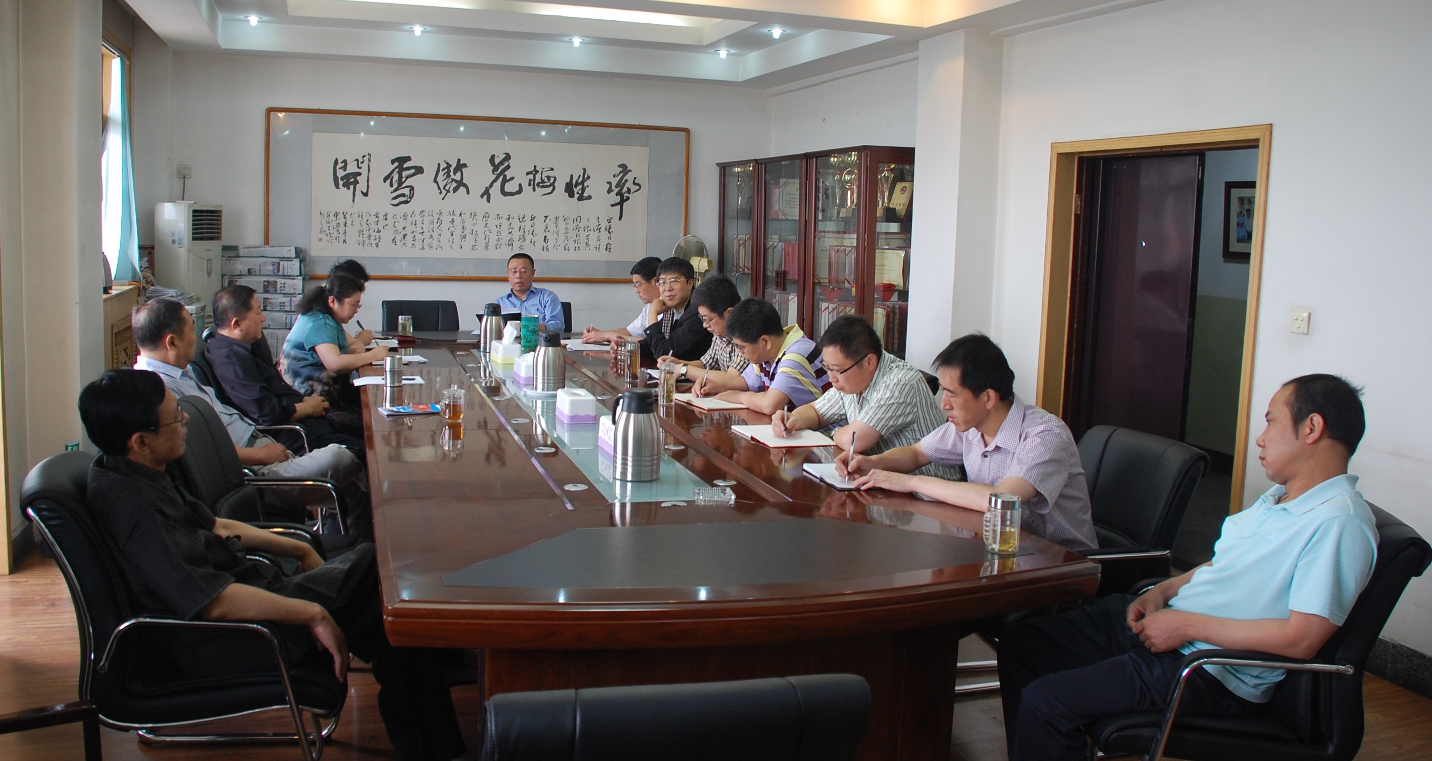 2013年5月31日,省委会机关召开会议学习省委统战部郭海刚常务副部长关于民主党派机关开展“转变作风,加强自身建设年活动”的动员讲话精神。.jpg 2013年5月31日,省委会机关召开会议学习省委统战部郭海刚常务副部长关于民主党派机关开展“转变作风,加强自身建设年活动”的动员讲话精神。.jpg